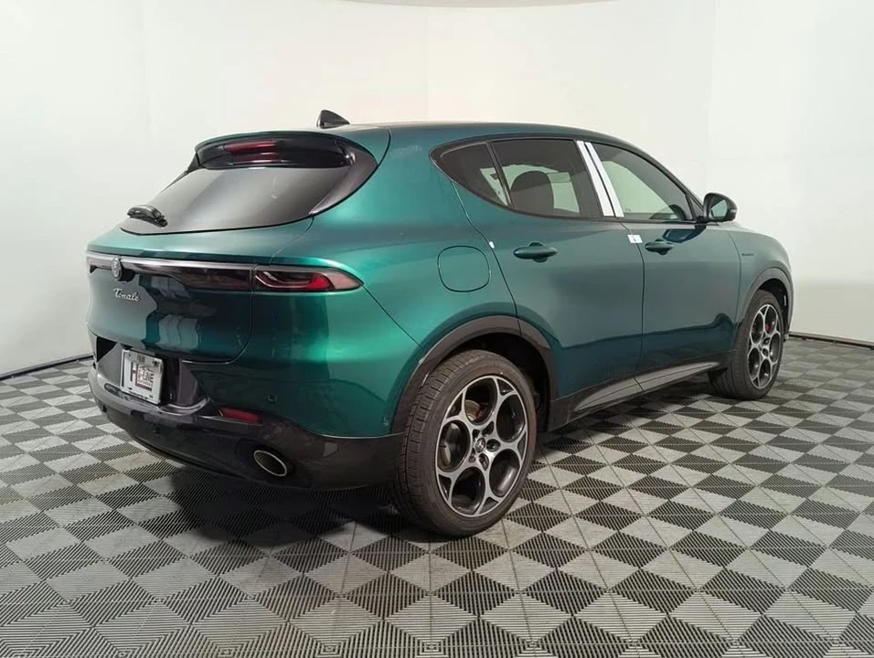 2024 Alfa Romeo Tonale - Image 2 of 11
