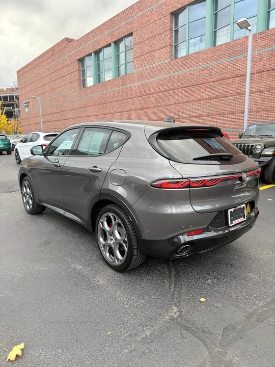 2024 Alfa Romeo Tonale - Image 2 of 15