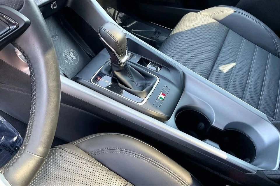 2024 Alfa Romeo Tonale - Image 15 of 15