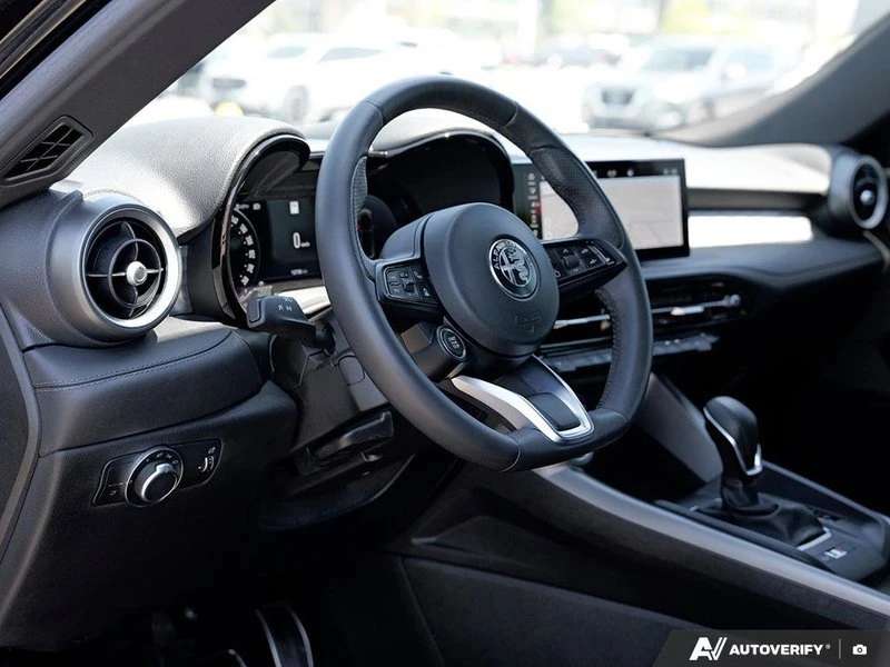 2024 Alfa Romeo Tonale - Image 9 of 20
