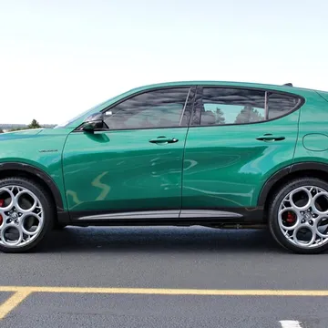 2024 Alfa Romeo Tonale Veloce AWD Plug-In Hybrid
