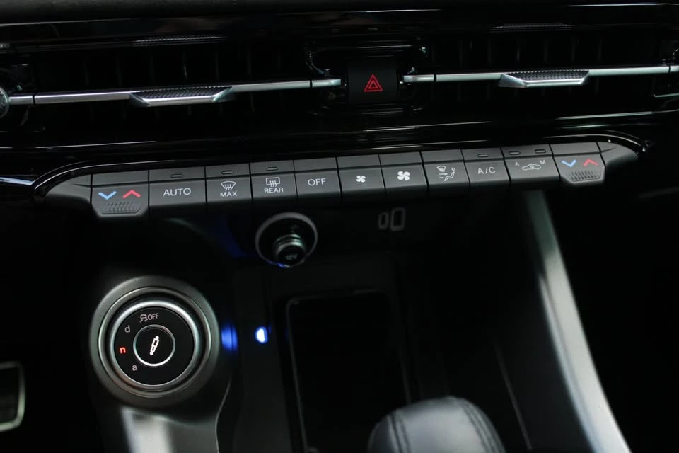 2024 Alfa Romeo Tonale - Image 15 of 20