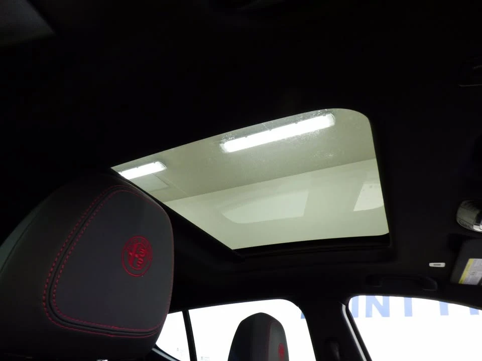 2024 Alfa Romeo Tonale - Image 10 of 19