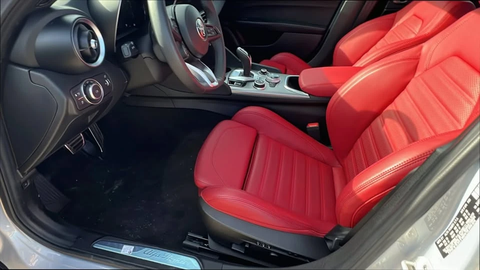 2024 Alfa Romeo Giulia - Image 11 of 14