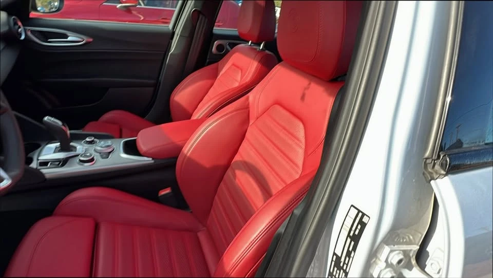 2024 Alfa Romeo Giulia - Image 12 of 14