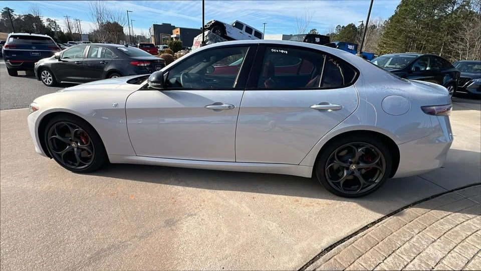 2024 Alfa Romeo Giulia - Image 6 of 14