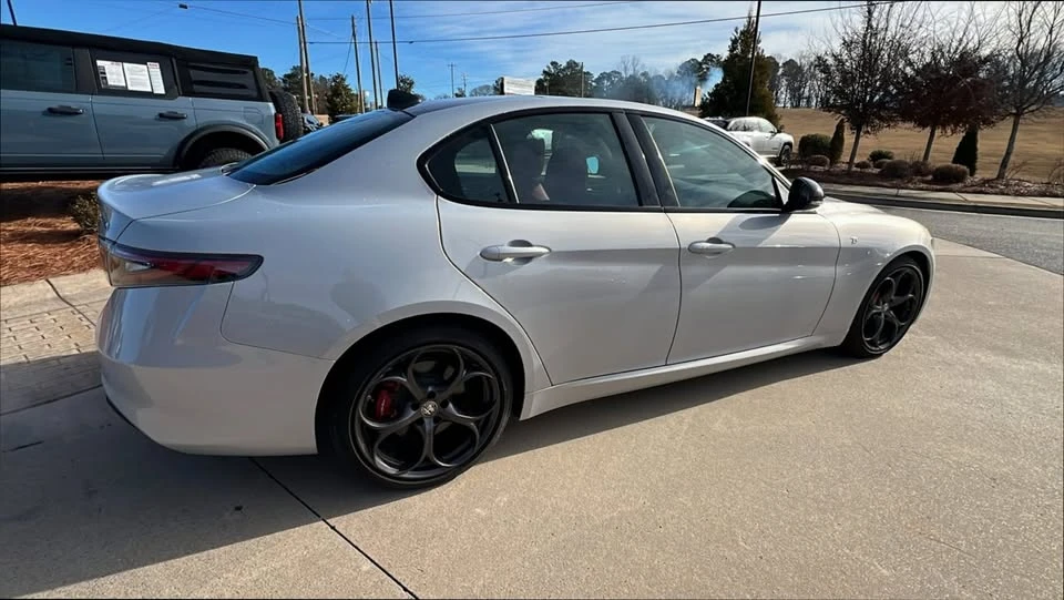 2024 Alfa Romeo Giulia - Image 3 of 14
