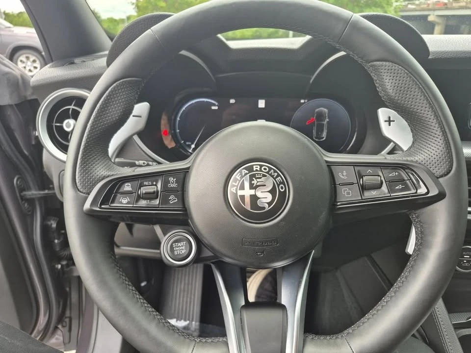 2024 Alfa Romeo Stelvio - Image 17 of 19