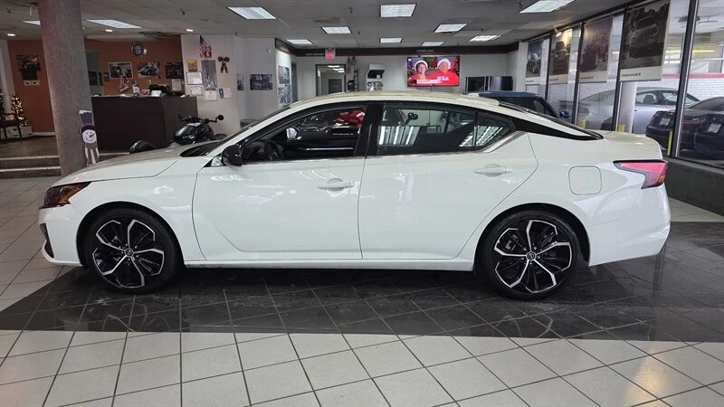 2024 Nissan Altima 6th Gen - Image 2 of 4