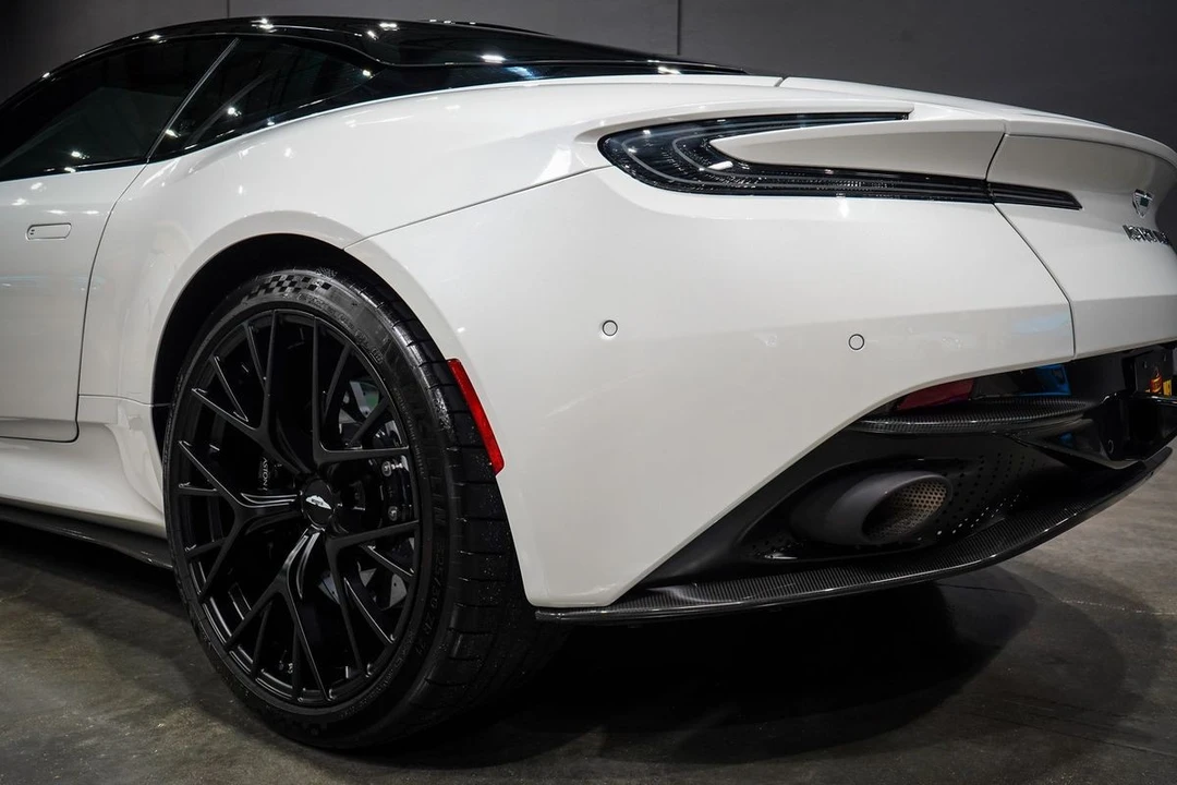2024 Aston Martin DB12 - Image 21 of 31