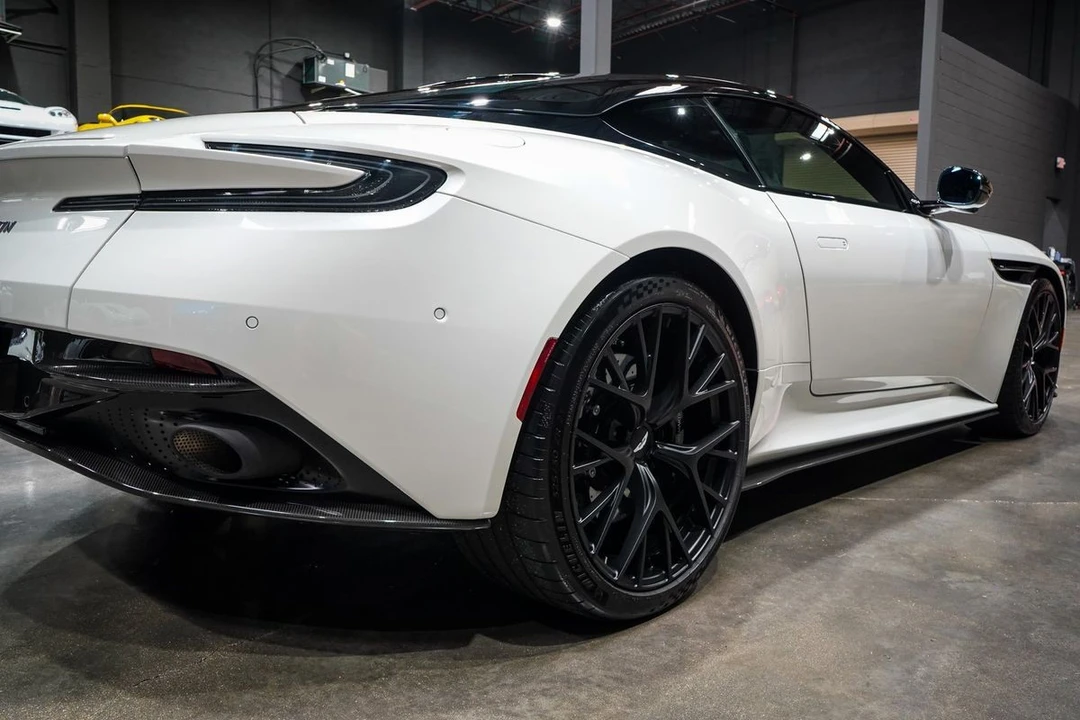 2024 Aston Martin DB12 - Image 26 of 31
