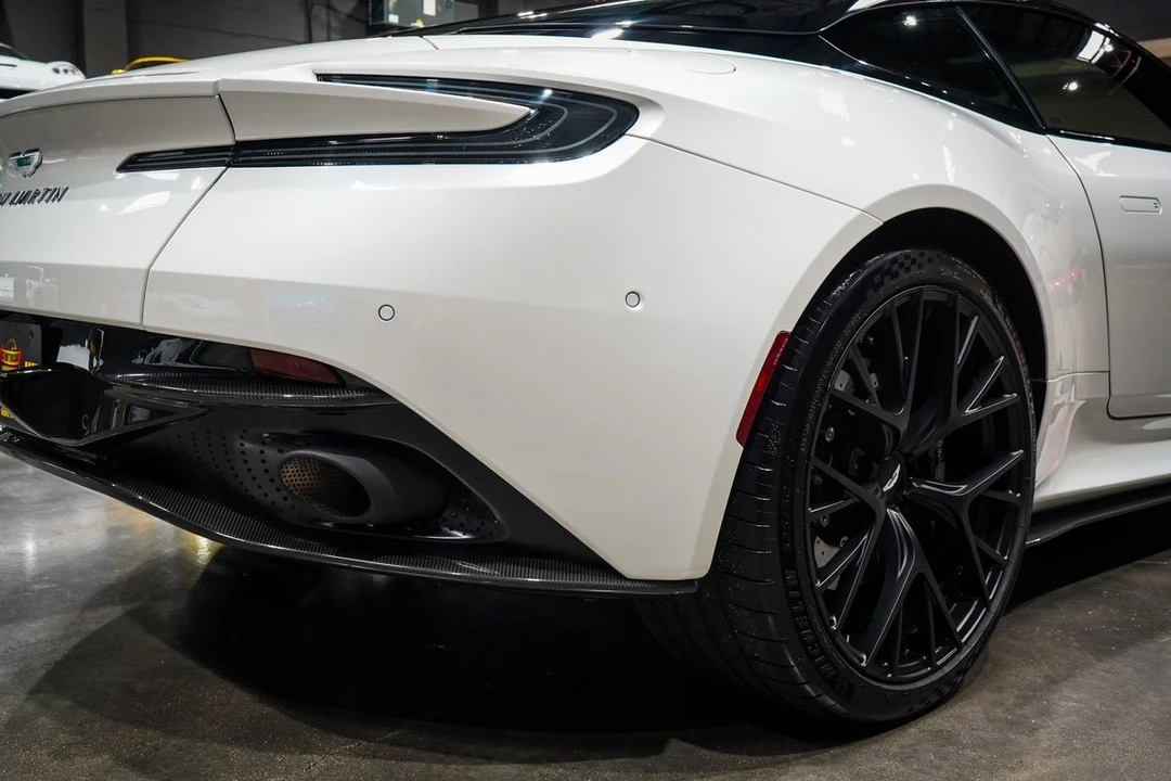 2024 Aston Martin DB12 - Image 25 of 31