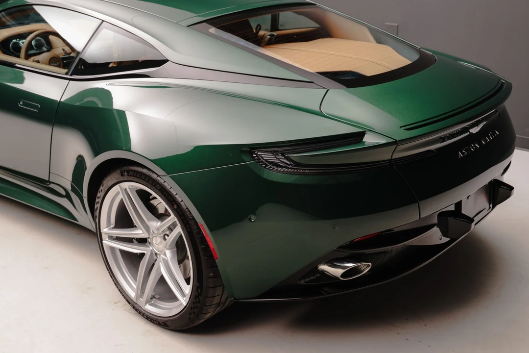 2024 Aston Martin DB12 - Image 25 of 31