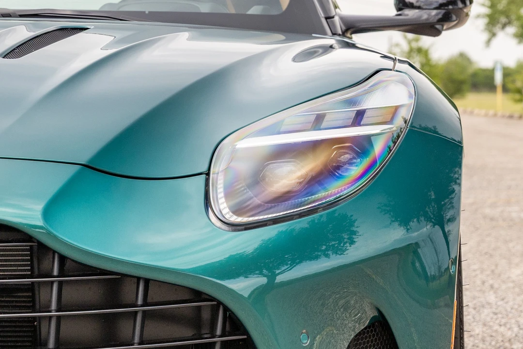 2024 Aston Martin DB12 - Image 19 of 31