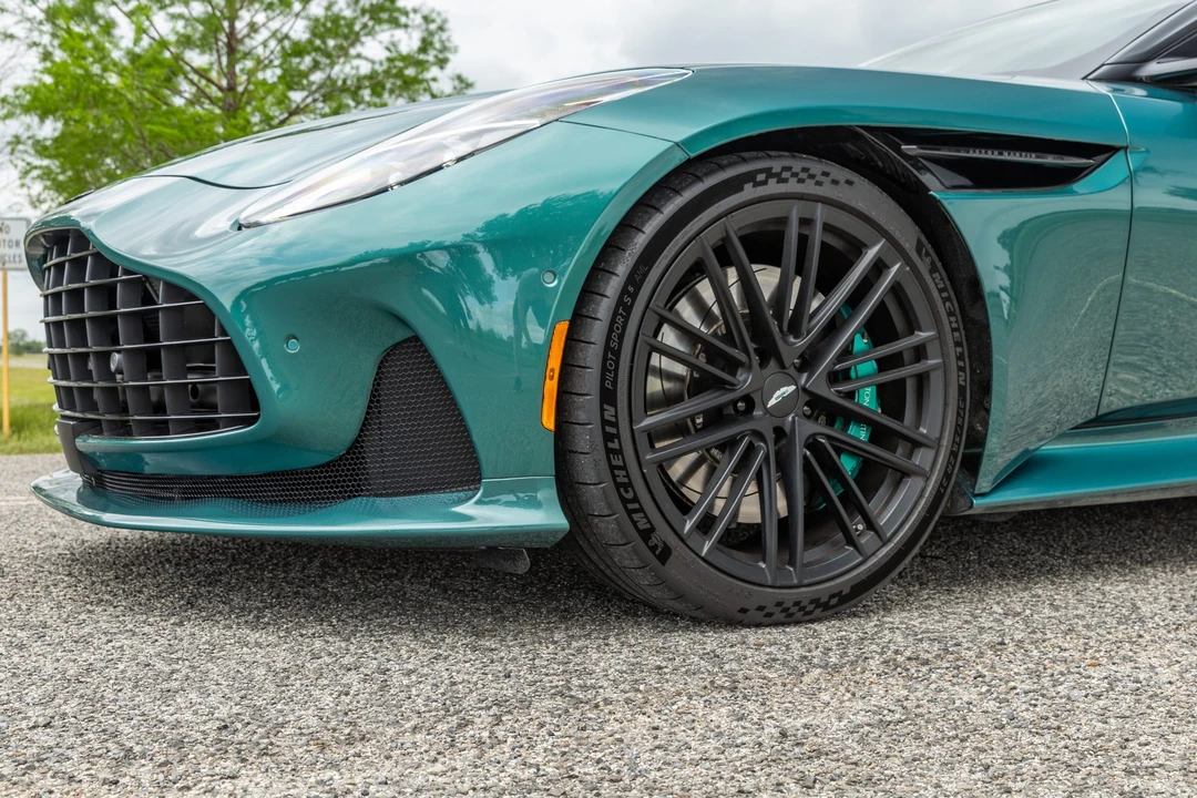 2024 Aston Martin DB12 - Image 22 of 31