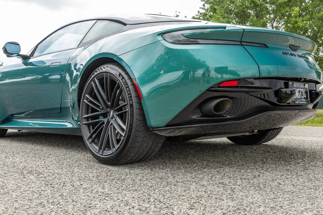 2024 Aston Martin DB12 - Image 29 of 31