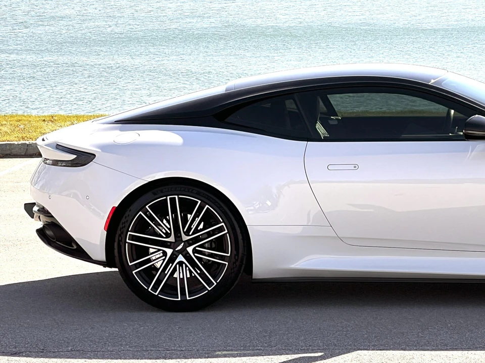 2024 Aston Martin DB12 - Image 27 of 31