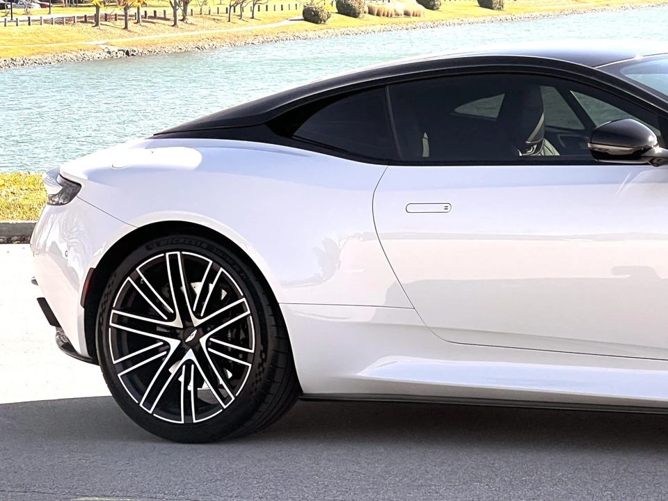 2024 Aston Martin DB12 - Image 28 of 31