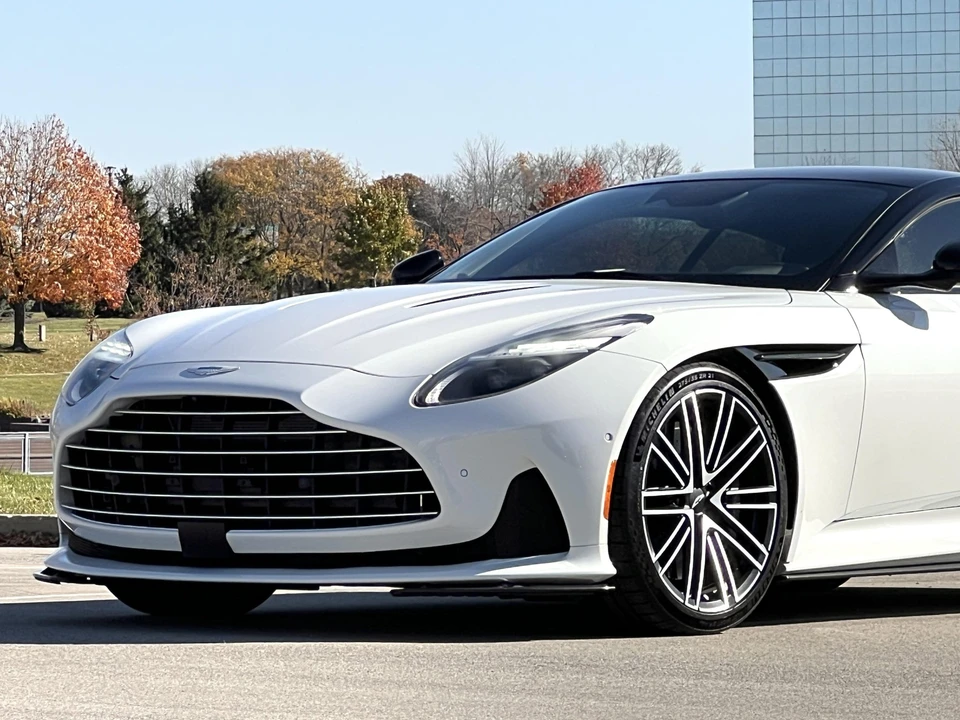 2024 Aston Martin DB12 - Image 19 of 31
