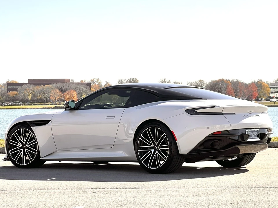 2024 Aston Martin DB12 - Image 17 of 31