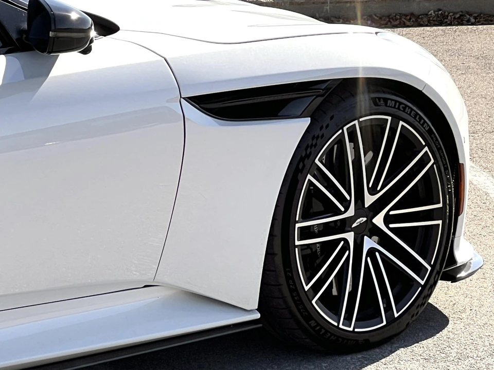 2024 Aston Martin DB12 - Image 29 of 31