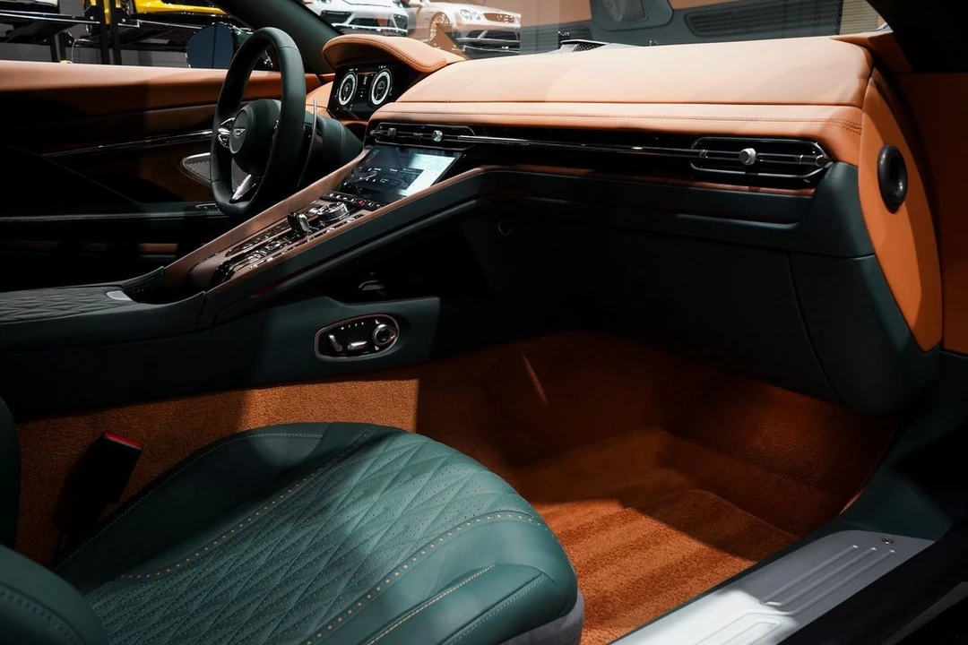 2024 Aston Martin DB12 - Image 30 of 31