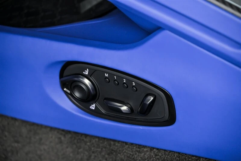 2024 Aston Martin DB12 - Image 27 of 31