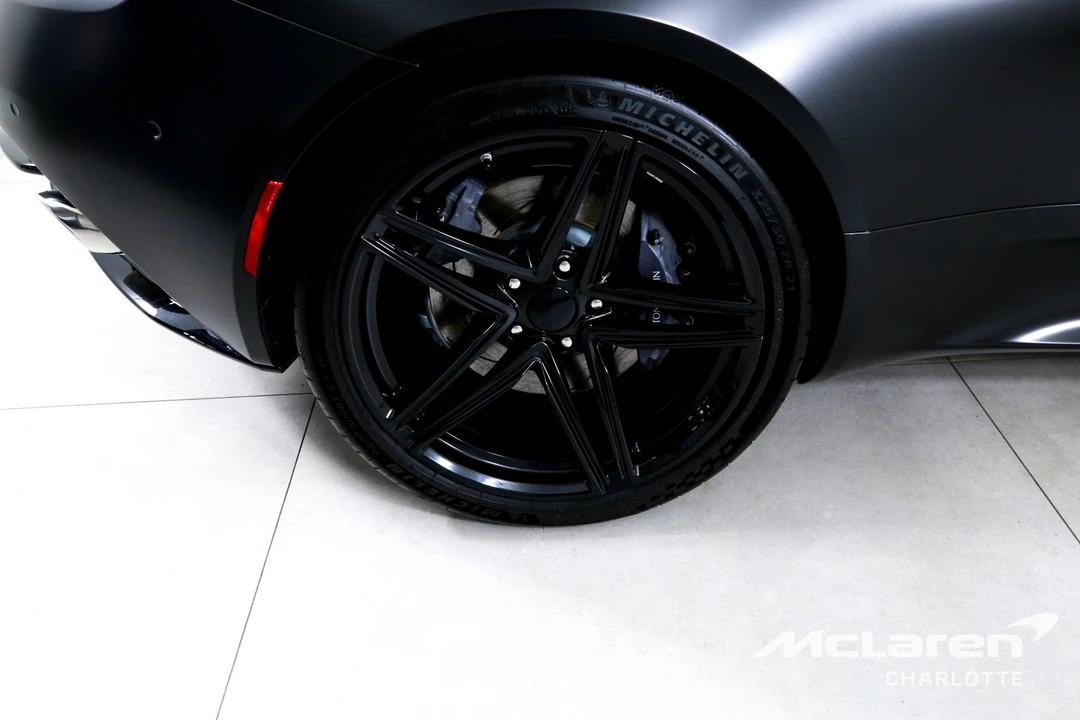 2024 Aston Martin DB12 - Image 29 of 31