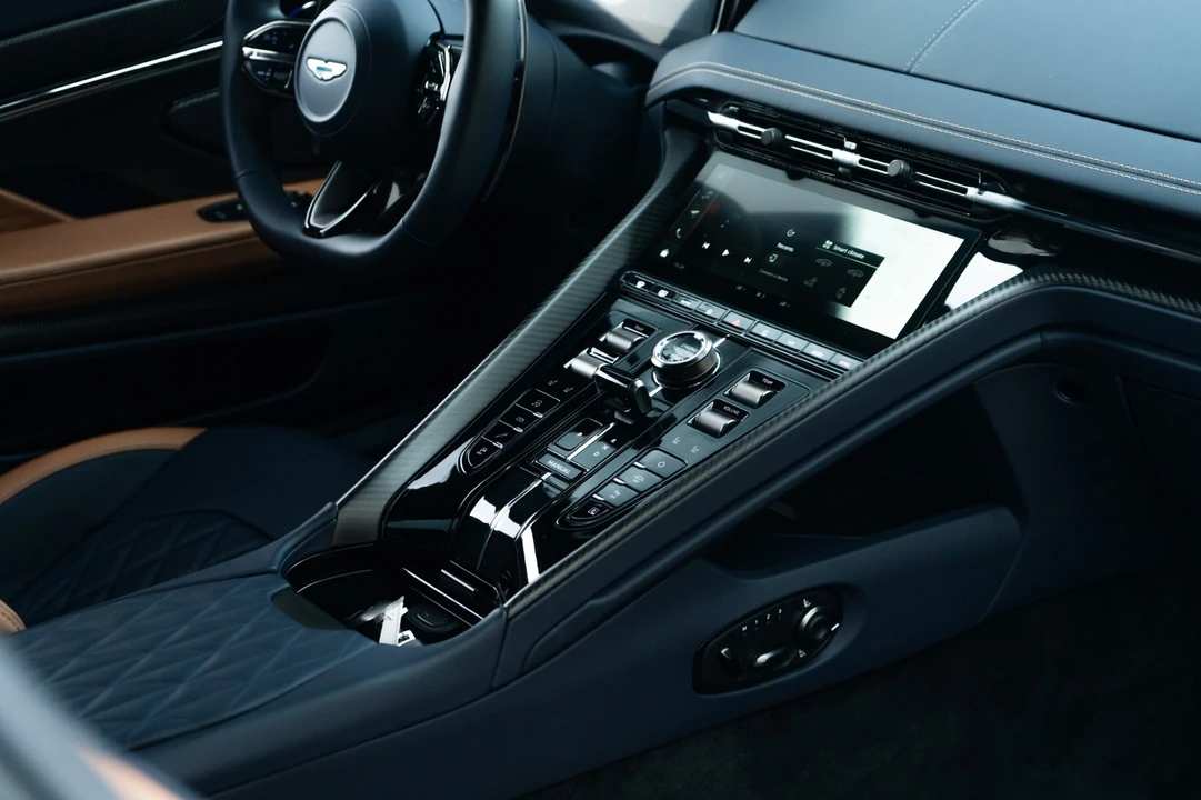 2024 Aston Martin DB12 - Image 22 of 31