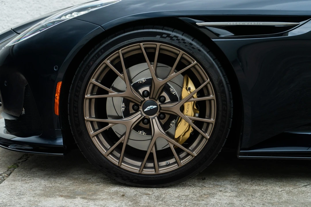2024 Aston Martin DB12 - Image 30 of 31