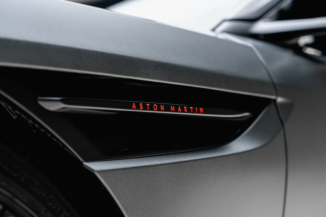 2024 Aston Martin DB12 - Image 22 of 31