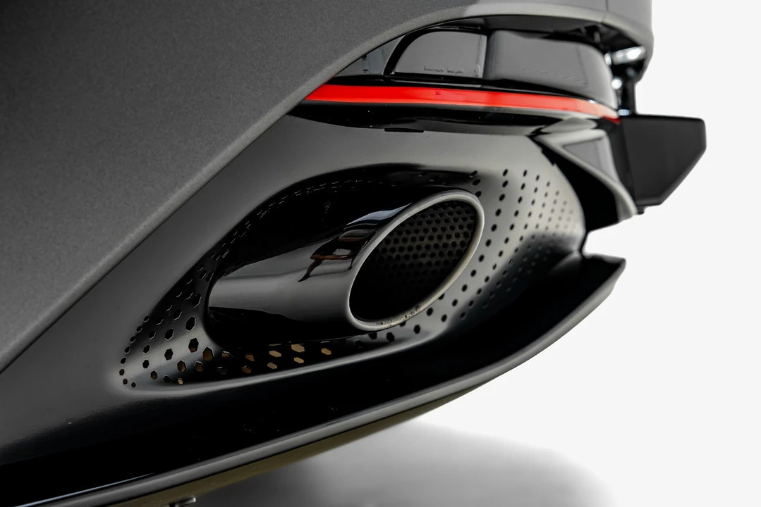 2024 Aston Martin DB12 - Image 28 of 31