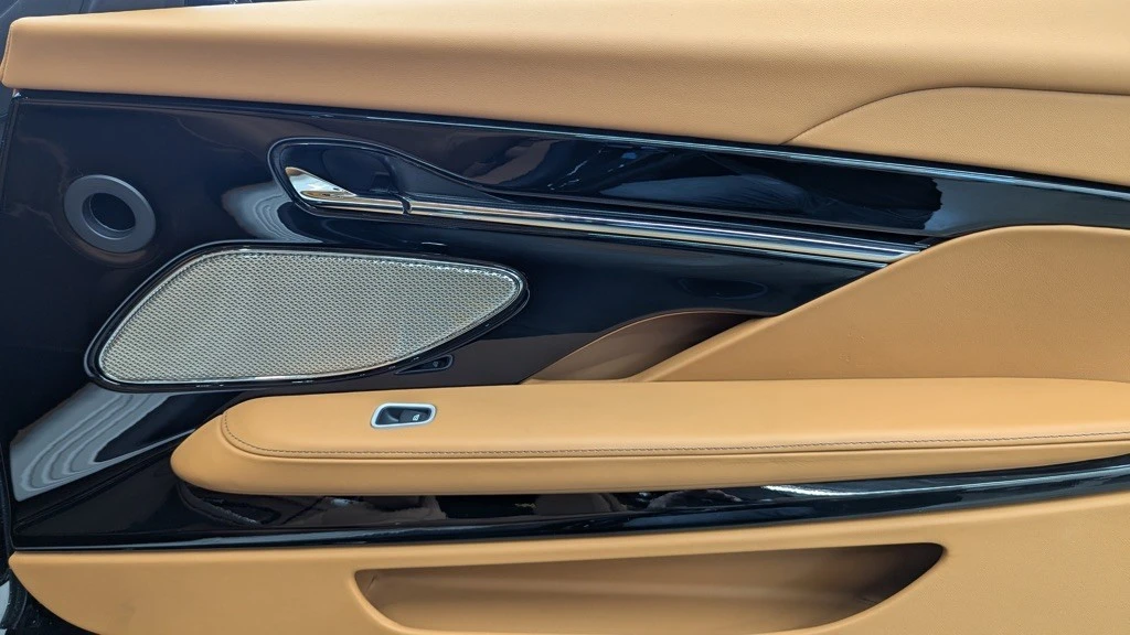 2024 Aston Martin DB12 - Image 26 of 31