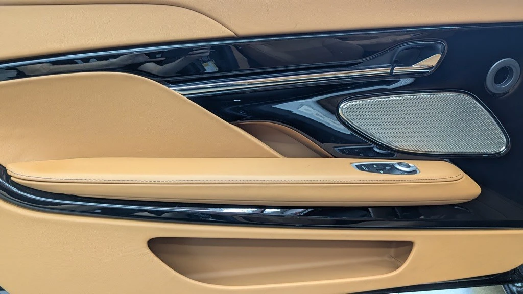 2024 Aston Martin DB12 - Image 25 of 31