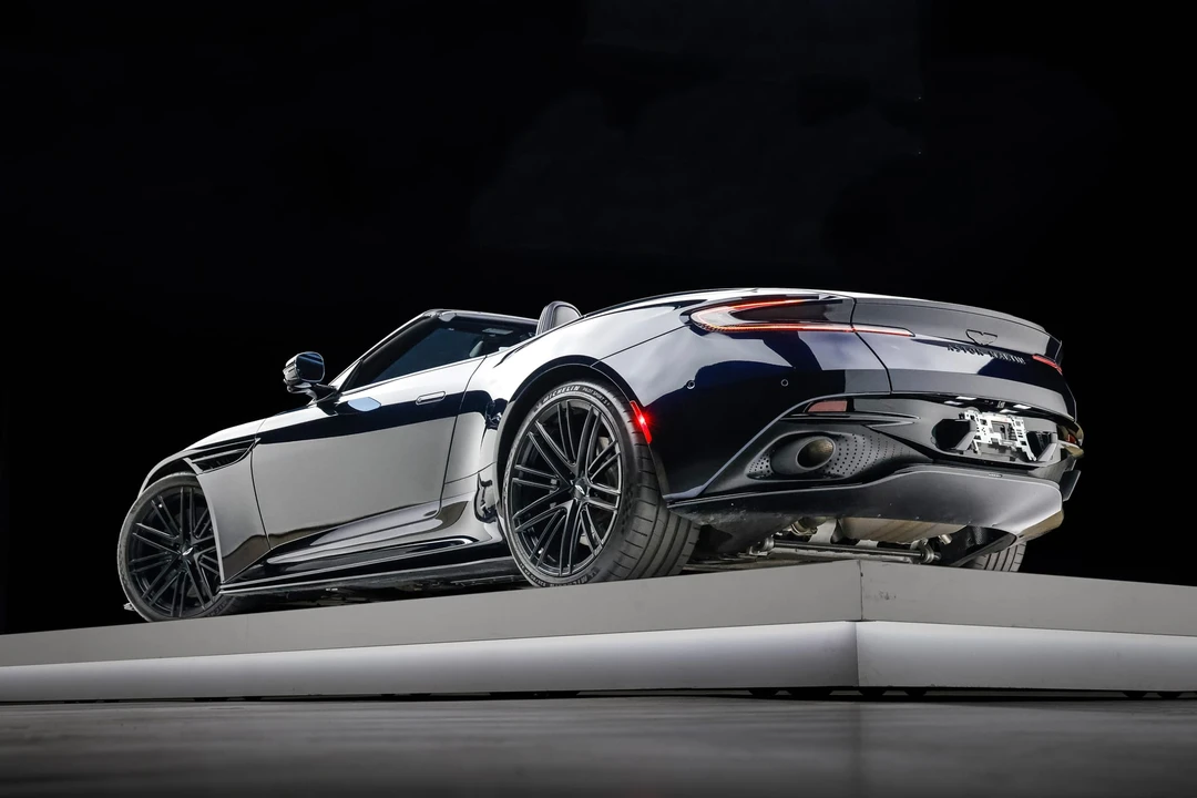 2024 Aston Martin DB12 - Image 27 of 31