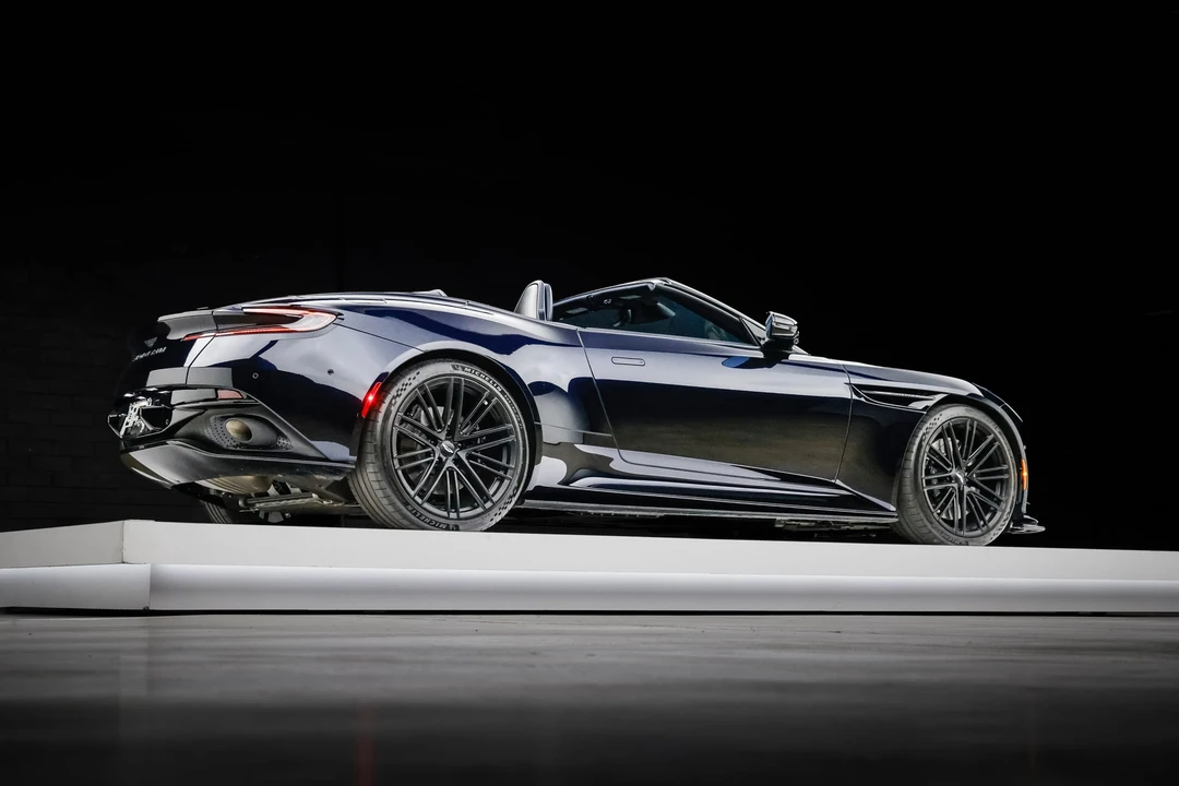 2024 Aston Martin DB12 - Image 19 of 31