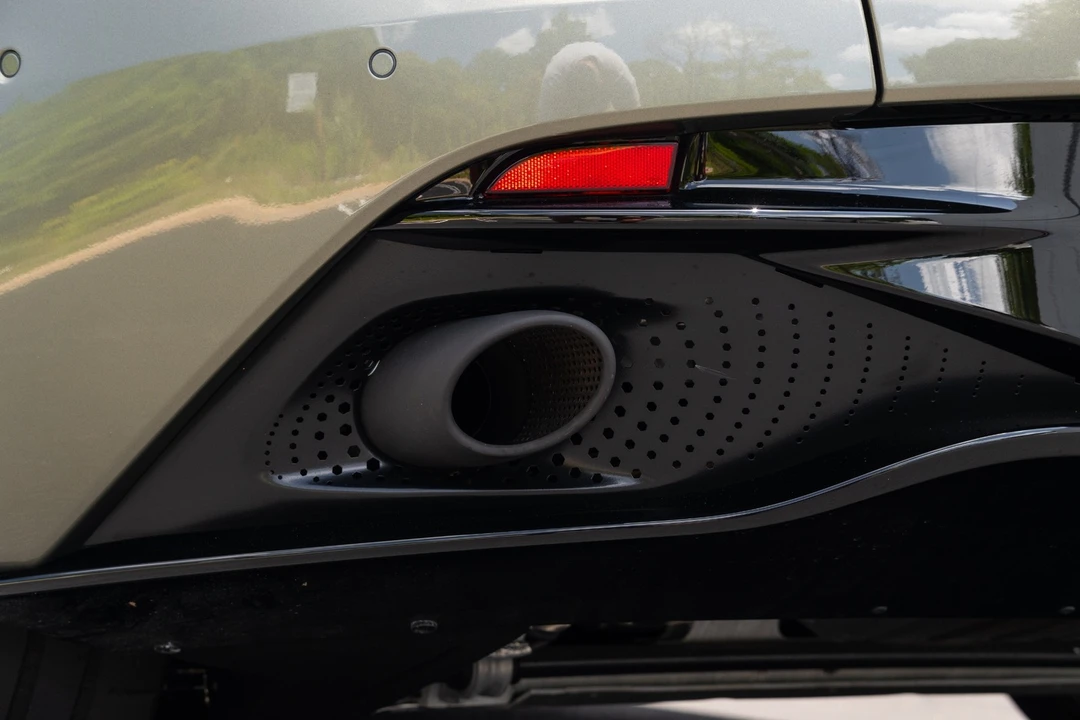 2024 Aston Martin DB12 - Image 29 of 31