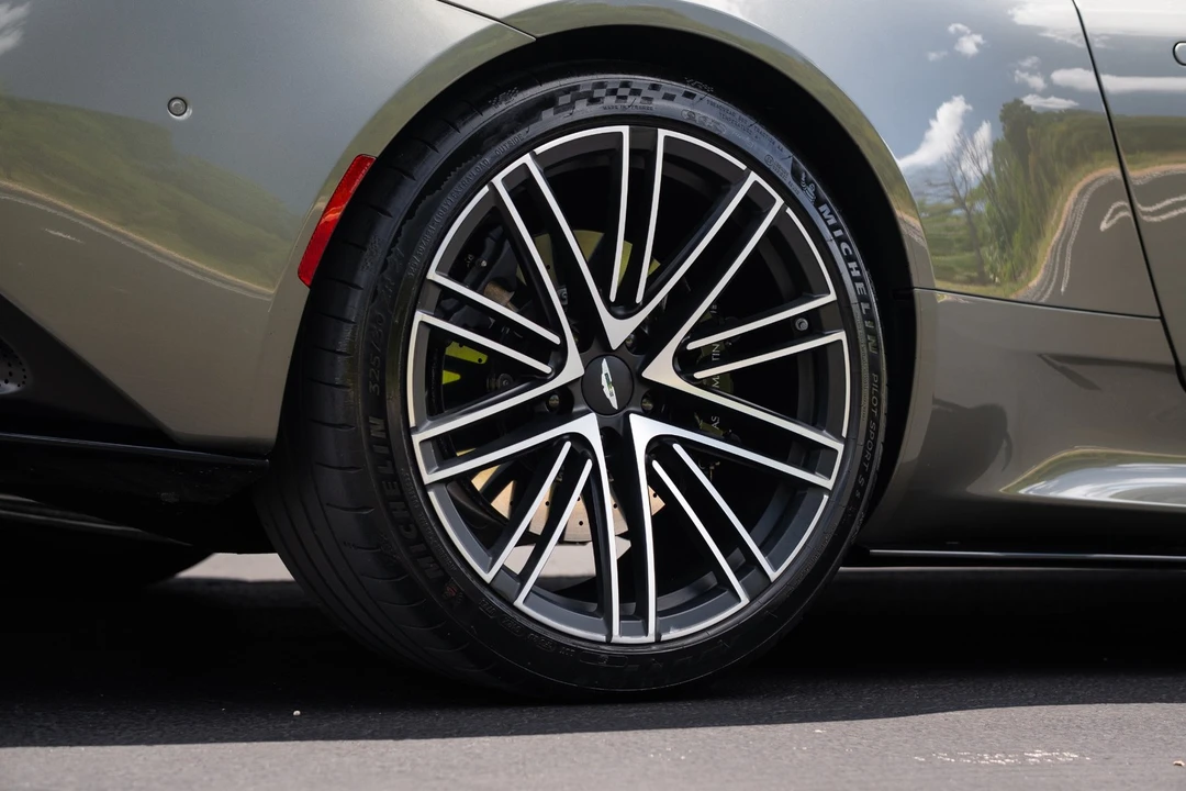 2024 Aston Martin DB12 - Image 15 of 31