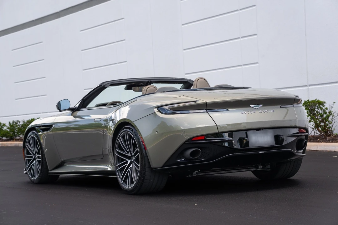 2024 Aston Martin DB12 - Image 26 of 31