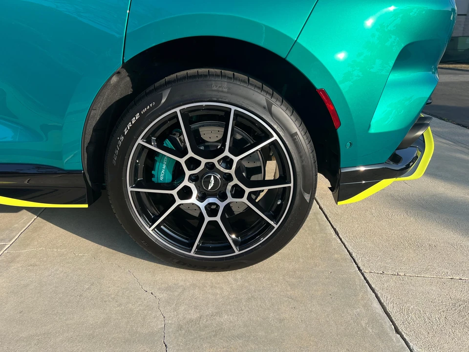 2024 Aston Martin DBX 707 - Image 30 of 30