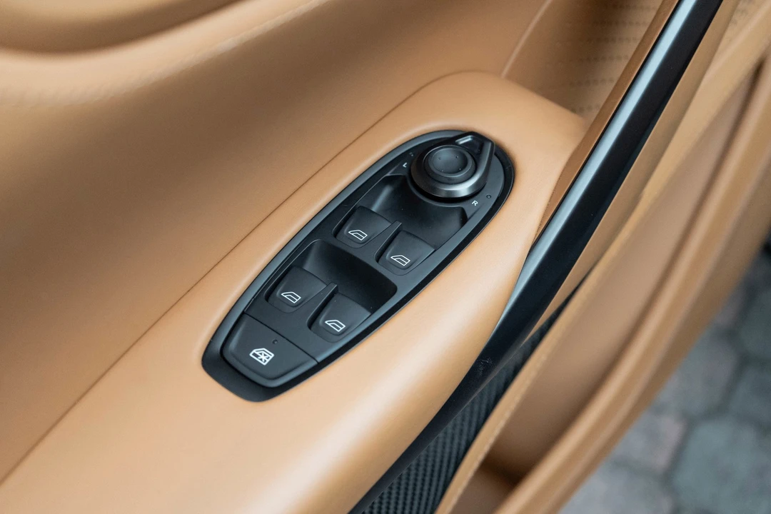 2024 Aston Martin DBX 707 - Image 15 of 31