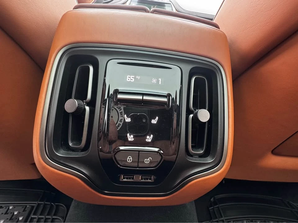 2024 Aston Martin DBX - Image 18 of 20