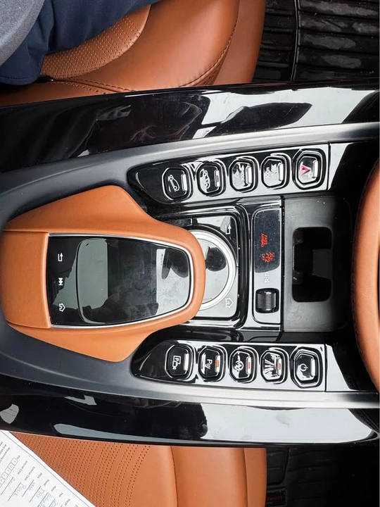 2024 Aston Martin DBX - Image 12 of 20
