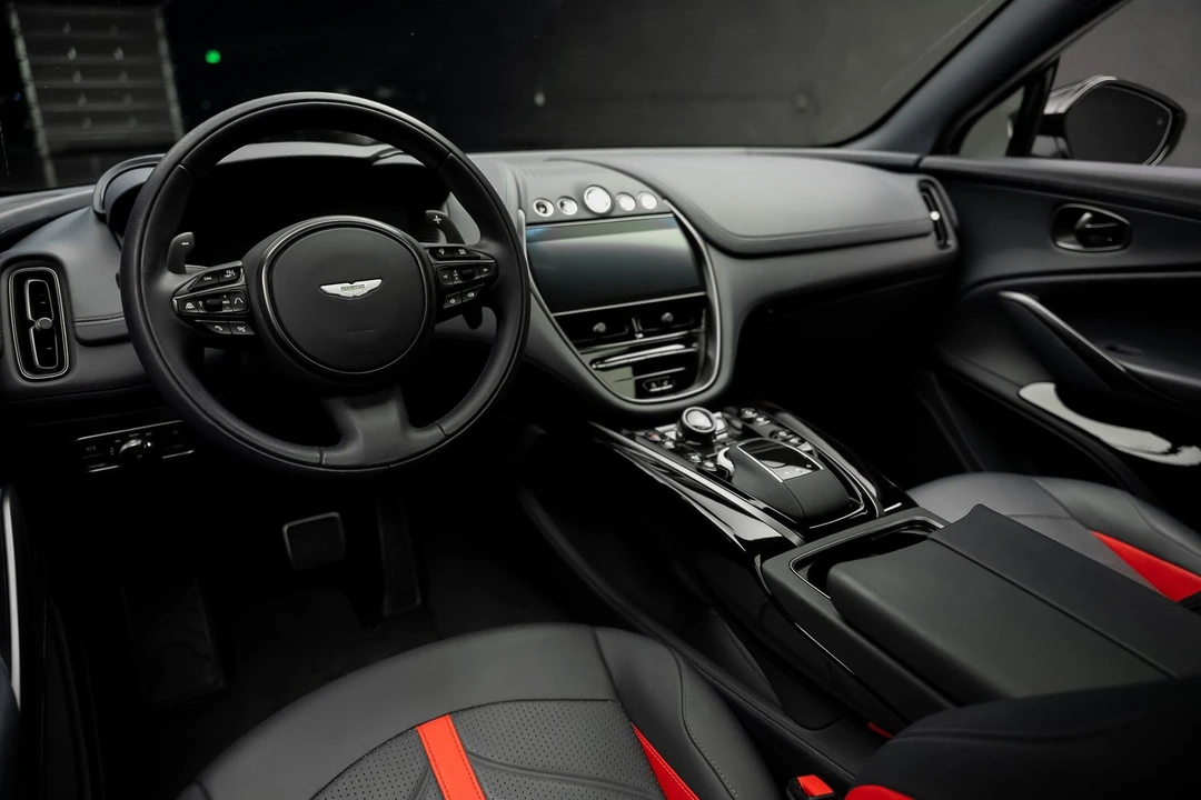 2024 Aston Martin DBX 707 - Image 2 of 31