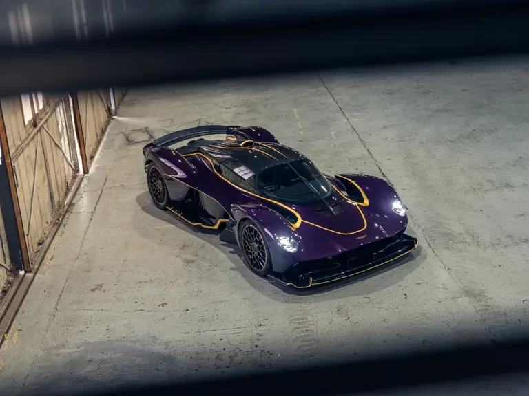 2024 Aston Martin Valkyrie - Image 11 of 31