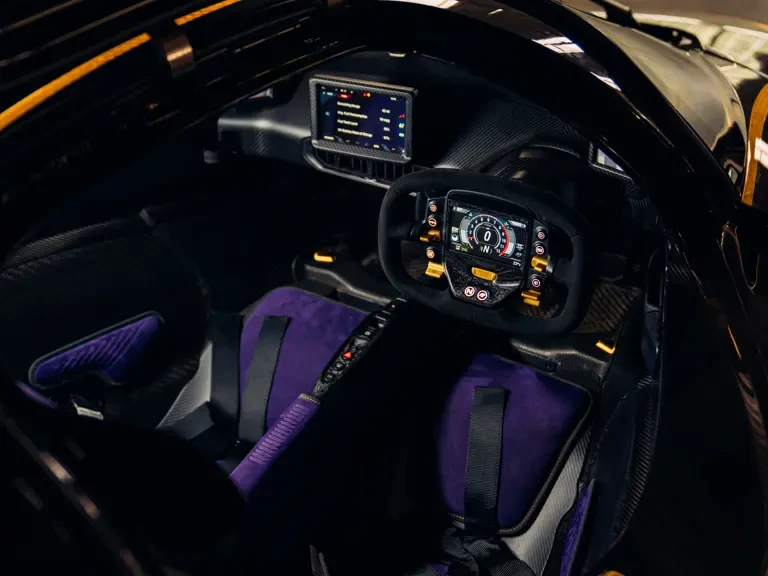 2024 Aston Martin Valkyrie - Image 27 of 31