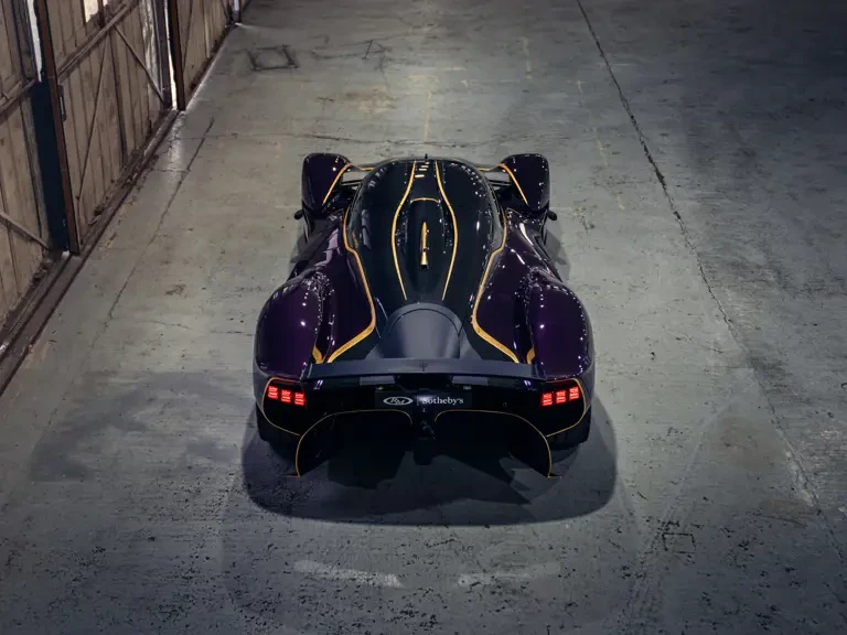 2024 Aston Martin Valkyrie - Image 12 of 31