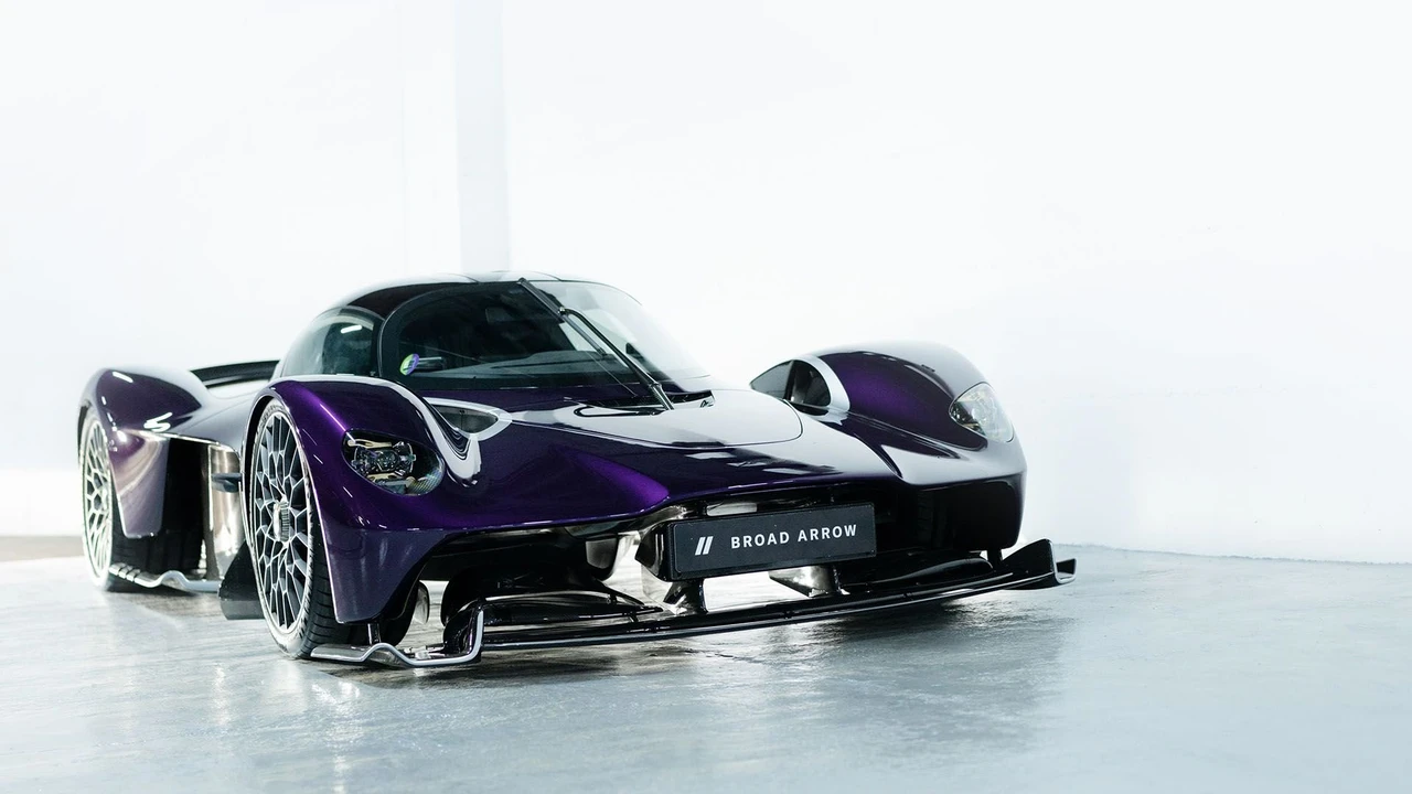 2024 Aston Martin Valkyrie - Image 6 of 31
