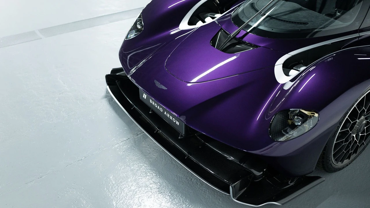 2024 Aston Martin Valkyrie - Image 13 of 31
