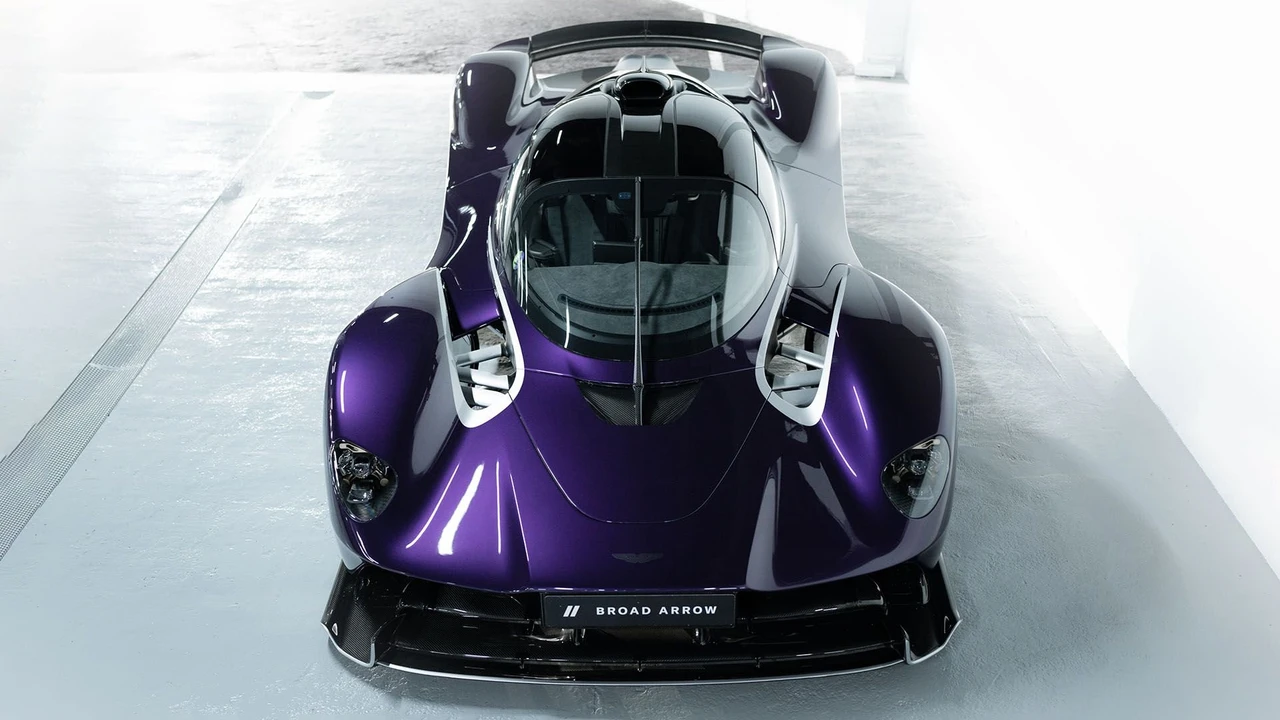 2024 Aston Martin Valkyrie - Image 2 of 31